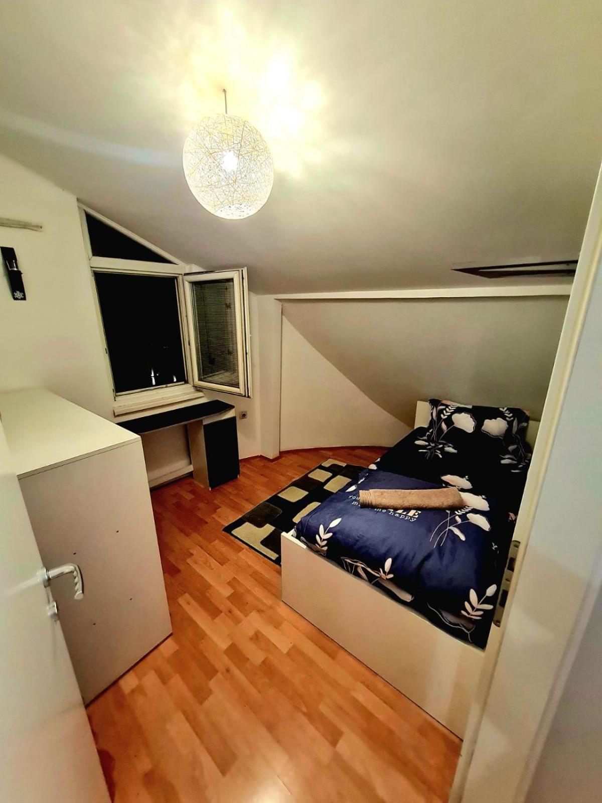 Dm Hostel And Apartments 스코페 외부 사진